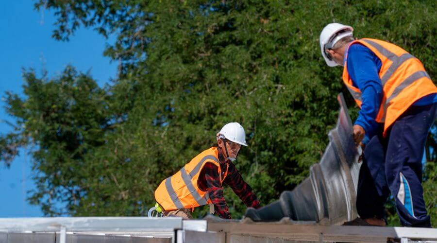 Professional gutter cleaning in Drexel, MO